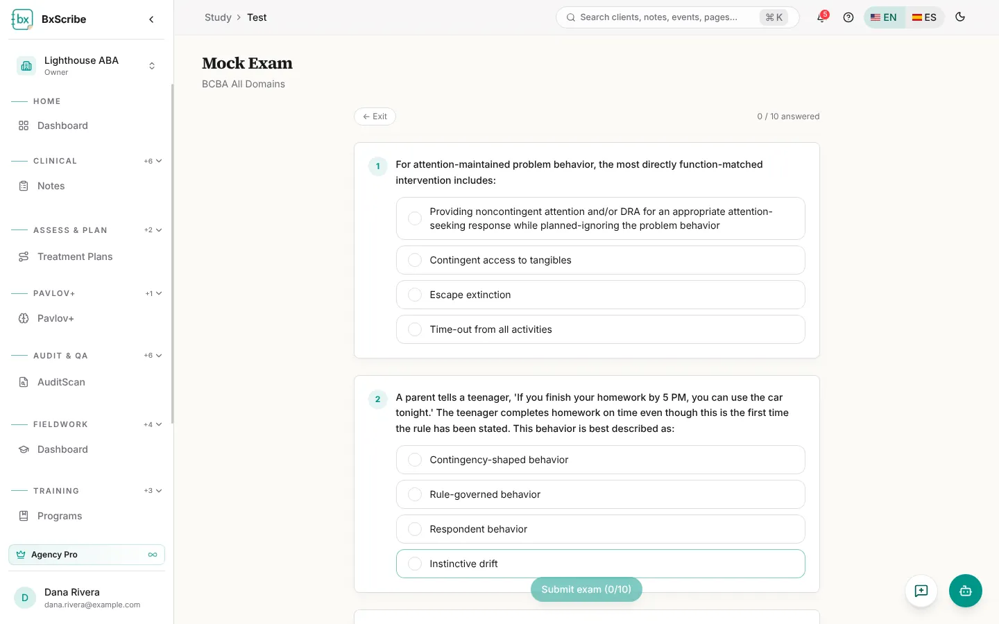 Un examen de práctica en curso.
