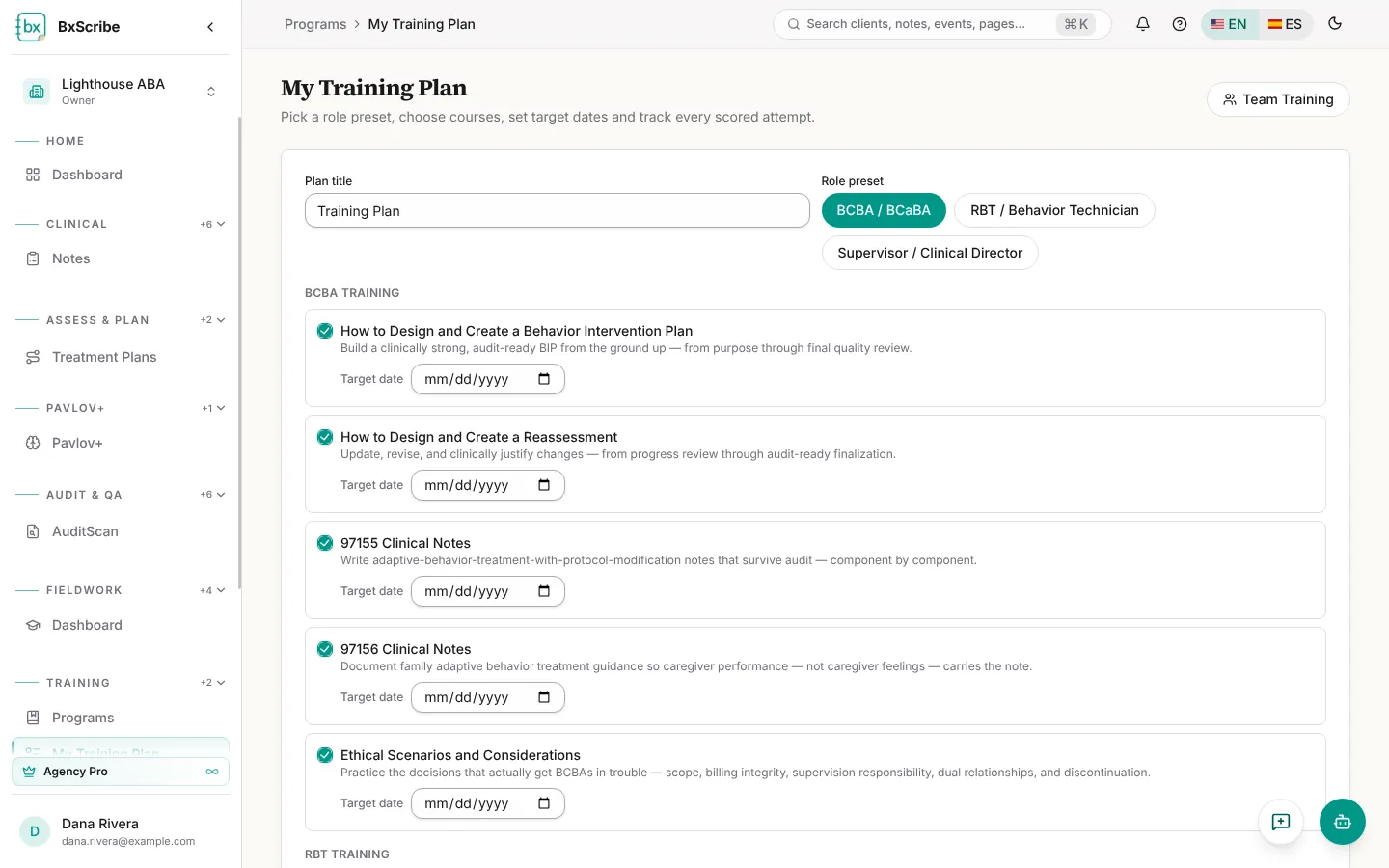 Mi plan de capacitación con un rol predefinido y las fechas meta de los cursos.